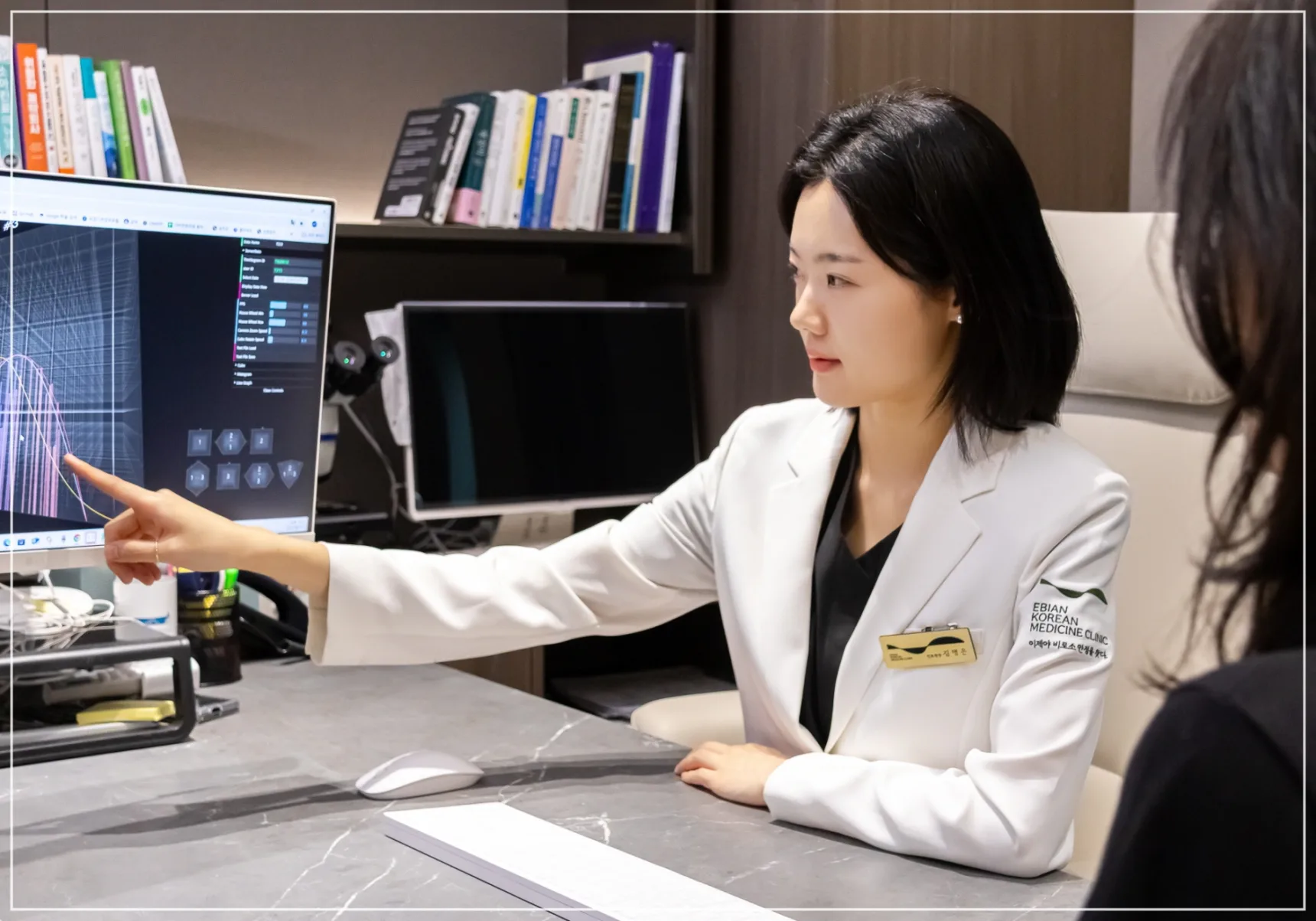 귀먹먹함 돌발성난청 초기 증상 안내 이미지